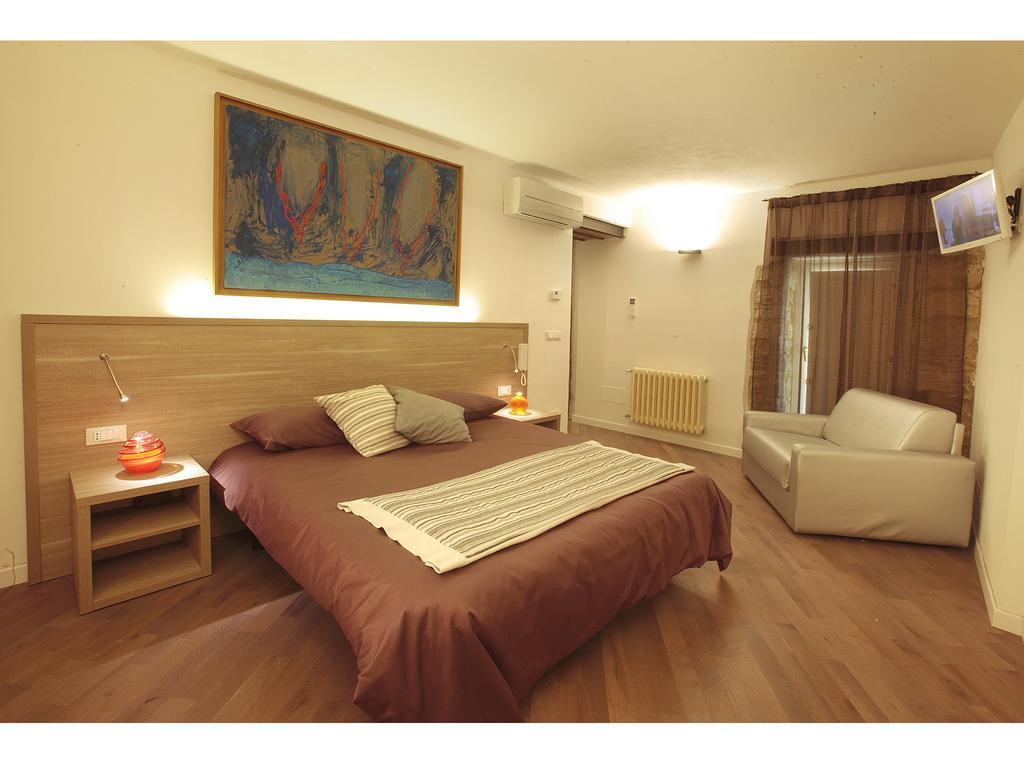 Residenze Portacastello Bed & Breakfast อิแซร์เนีย ภายนอก รูปภาพ